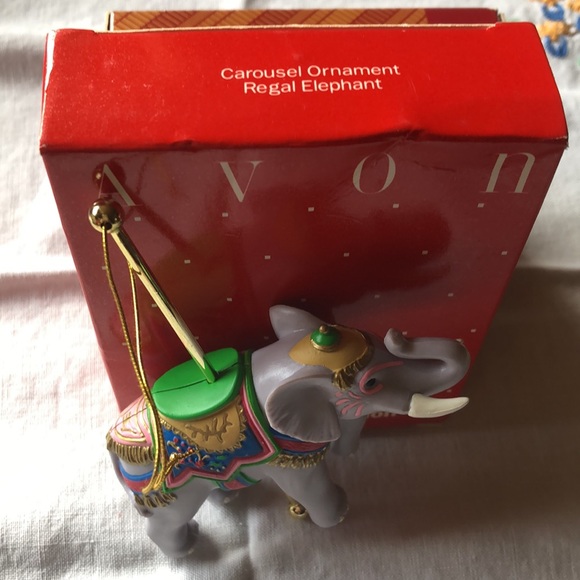 Vintage Avon The Gift Collection Carousel Ornament Regal Elephant - Picture 5 of 9